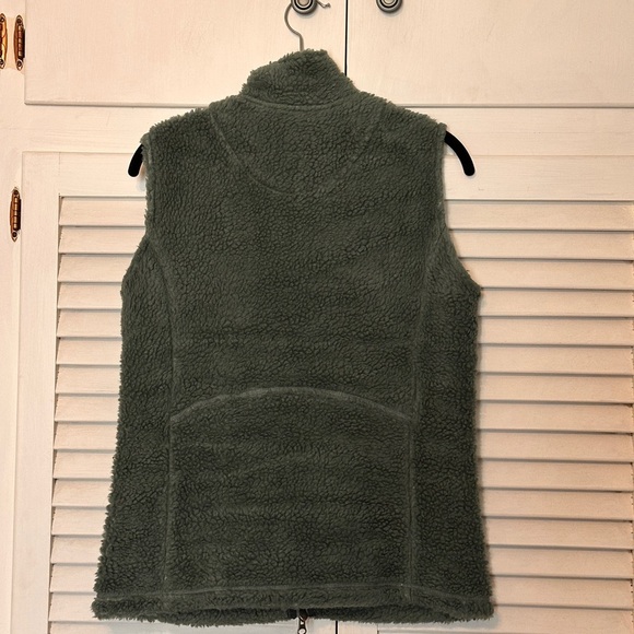 Women's Medium Horny Toad Green and Maroon fleece vest with zipper - Picture 2 of 4